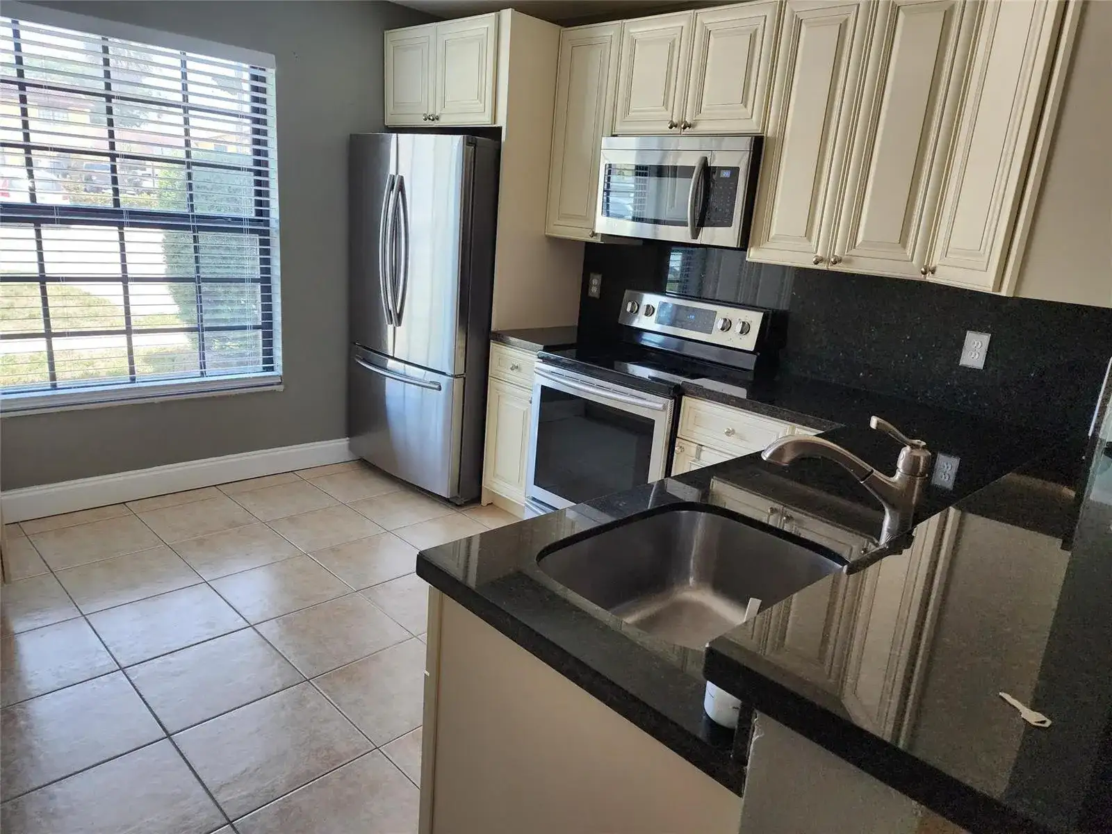 2619 NW 47th Lane, Lauderdale Lakes FL 33313 photo 5