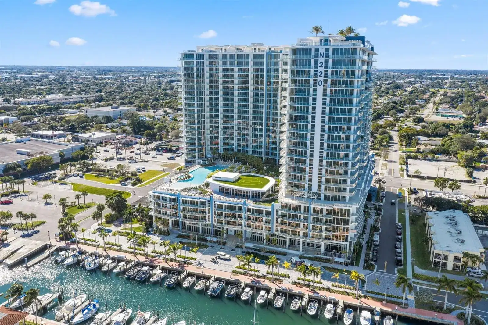 220 Lake Shore Drive # 1121, Lake Park FL 33403