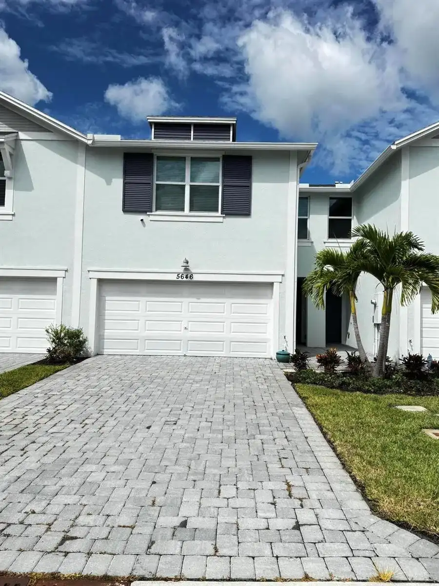 5646 SE Edgewater Circle, Stuart FL 34997