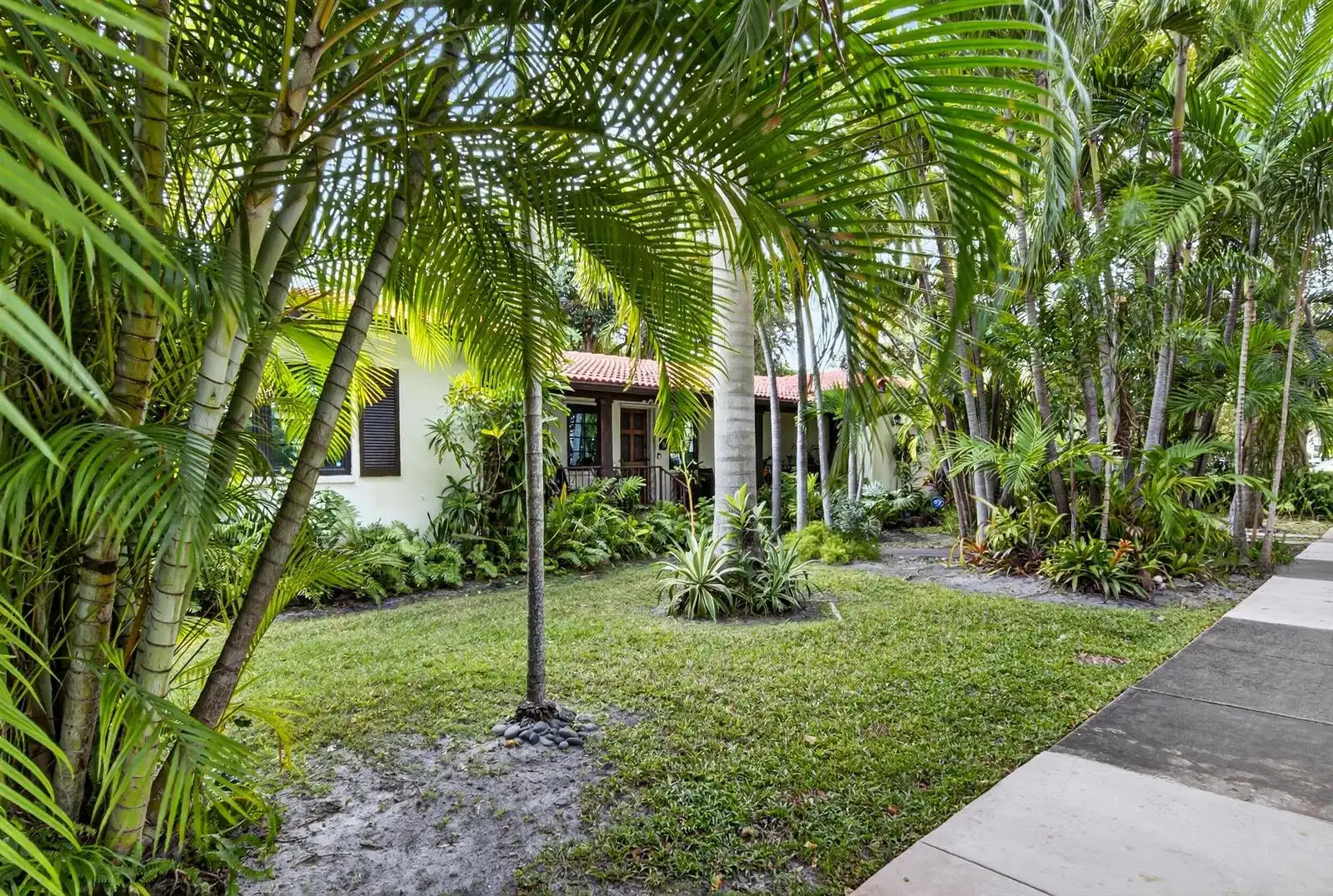 320 San Sebastian Ave, Coral Gables FL 33134 photo 3