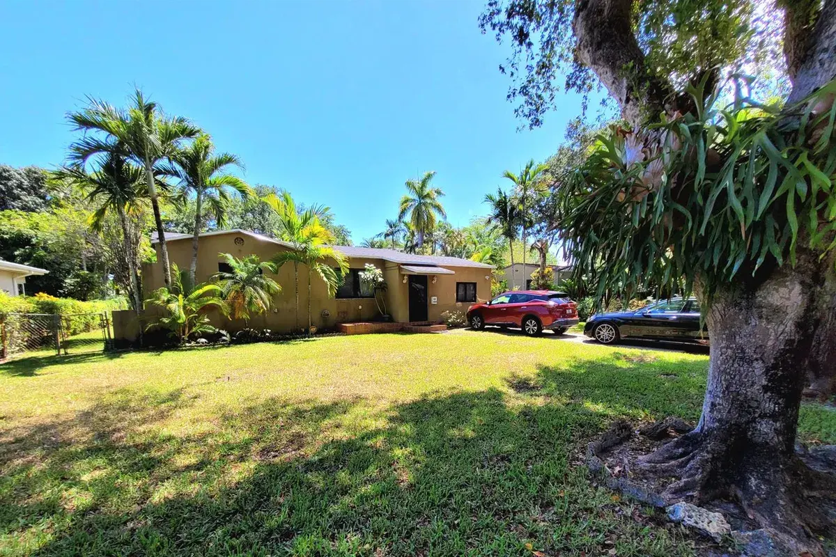 1060 NE 122nd Street, North Miami FL 33161