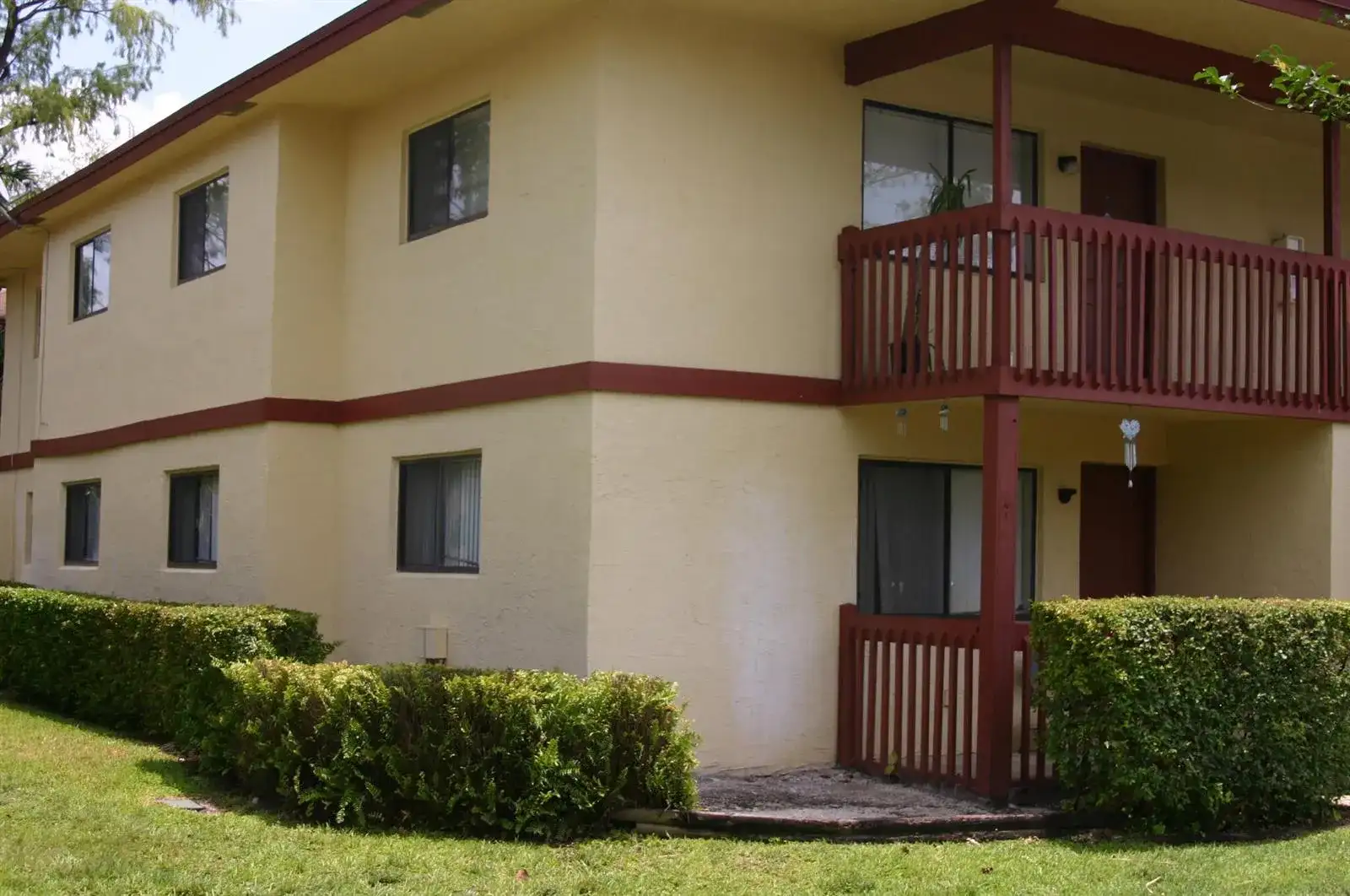 2070 NW 43rd Terrace Apt 3, Lauderhill FL 33313 photo 2