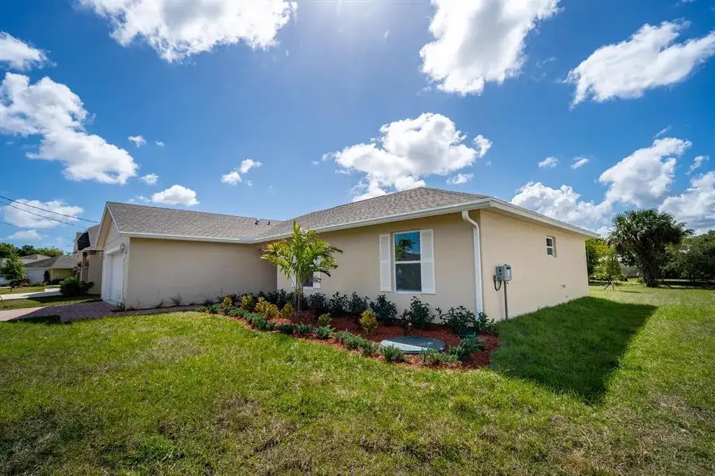 986 SW Romaine Lane, Port St. Lucie FL 34953 photo 3