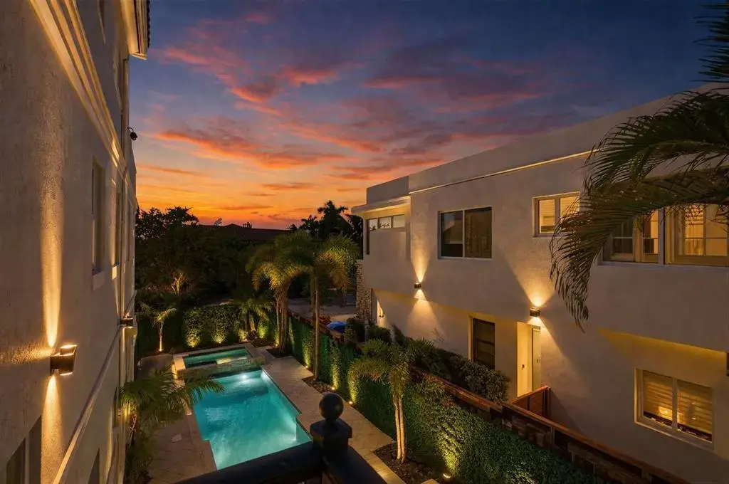 2515 NE 18th St, Fort Lauderdale FL 33305