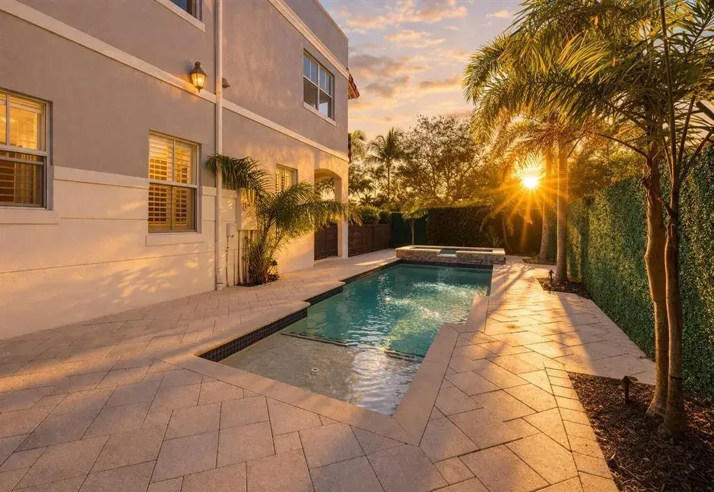 2515 NE 18th St, Fort Lauderdale FL 33305