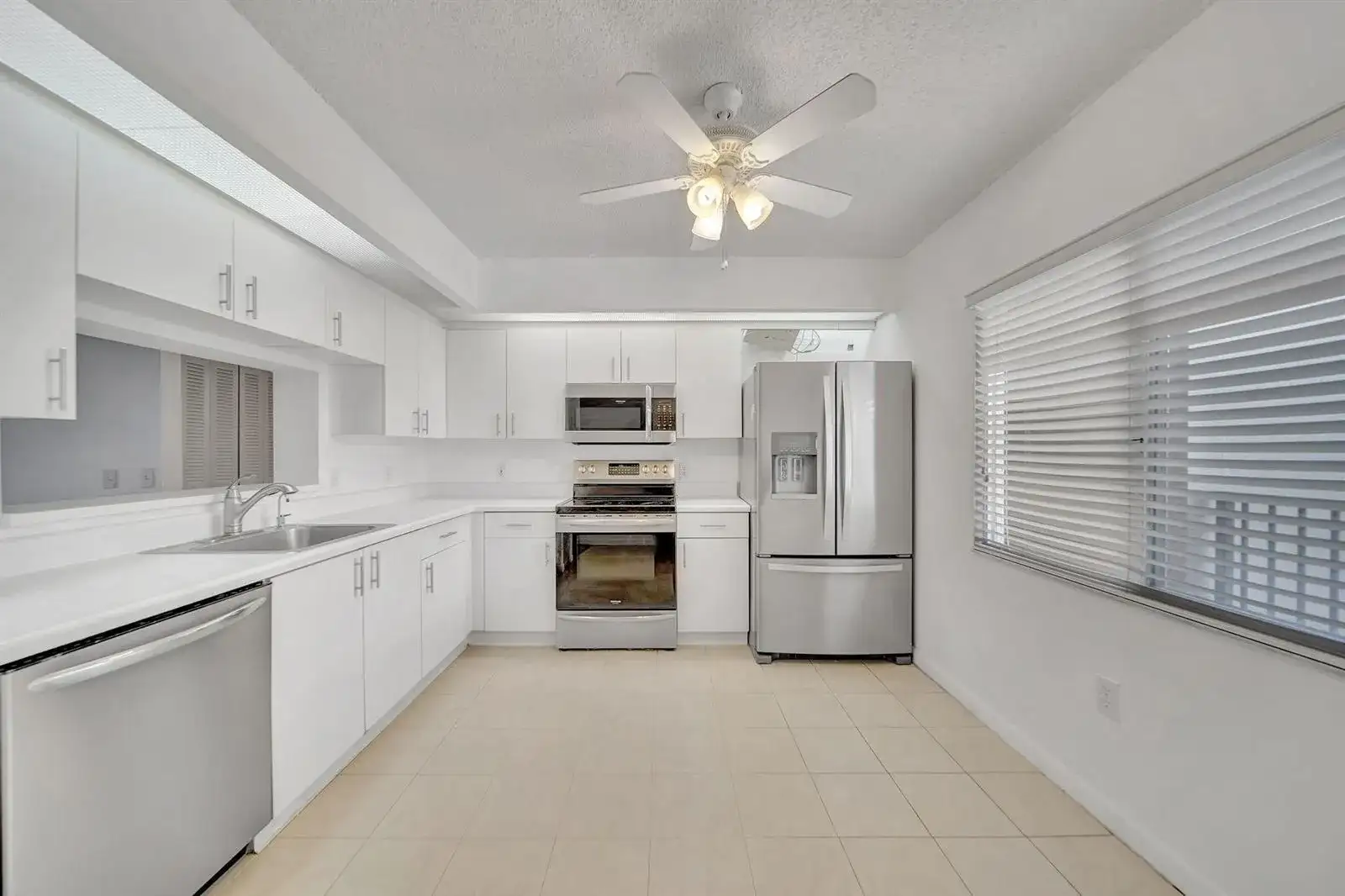 801 SW 141st Avenue # o, Pembroke Pines FL 33027 photo 2