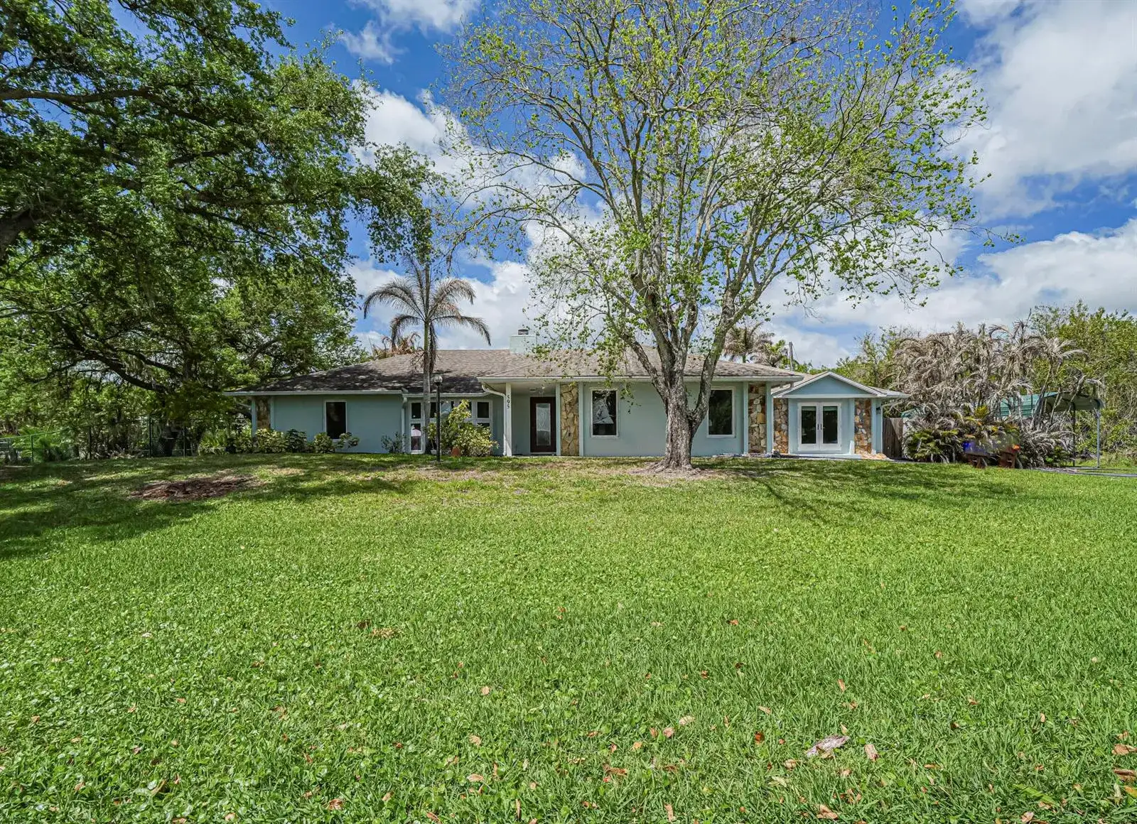 595 45th Court, Vero Beach FL 32968 photo 3