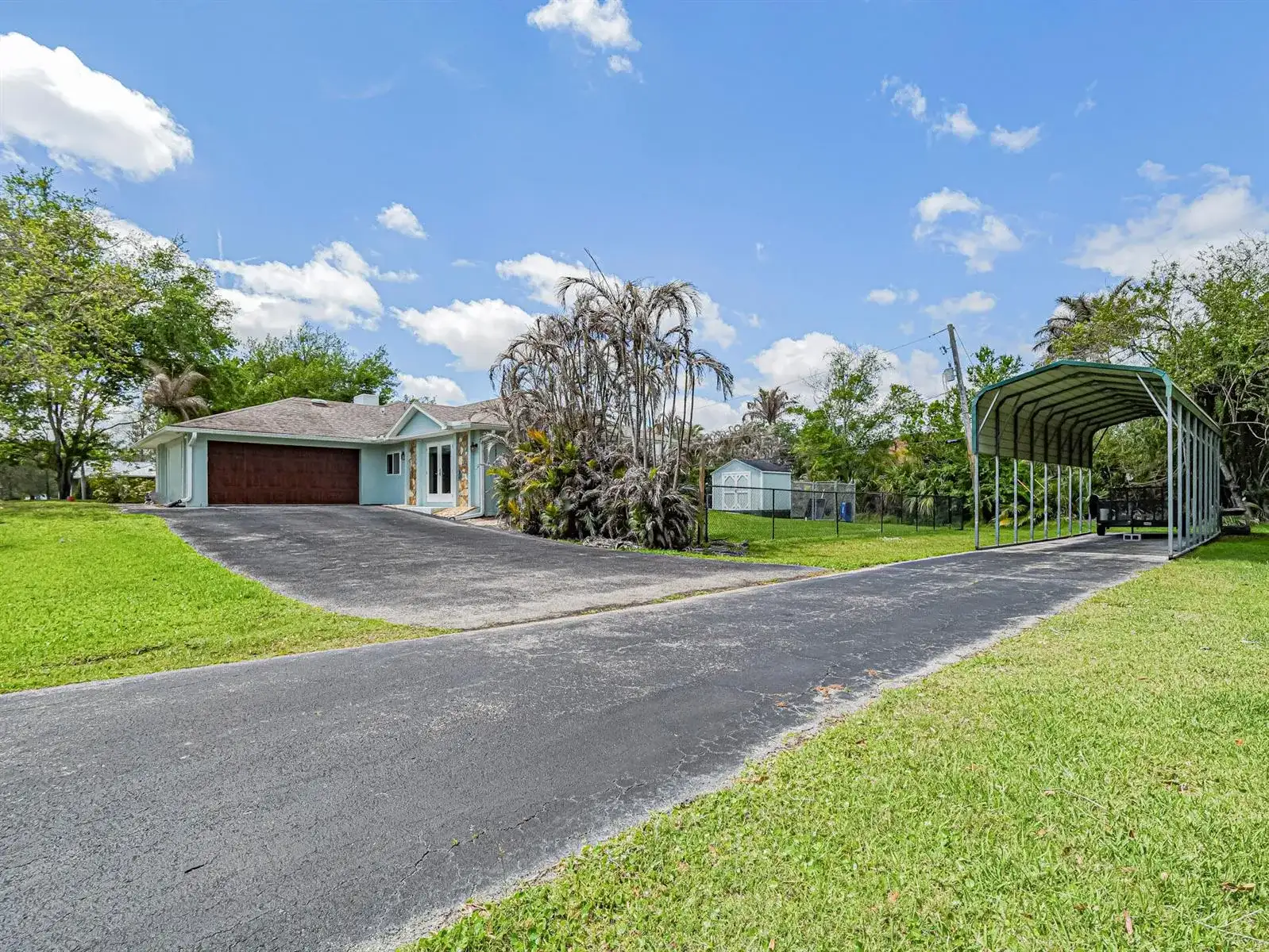 595 45th Court, Vero Beach FL 32968 photo 4