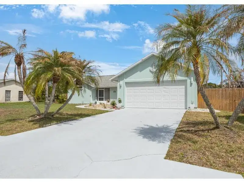 814 Floraland Avenue, Sebastian FL 32958 photo 2