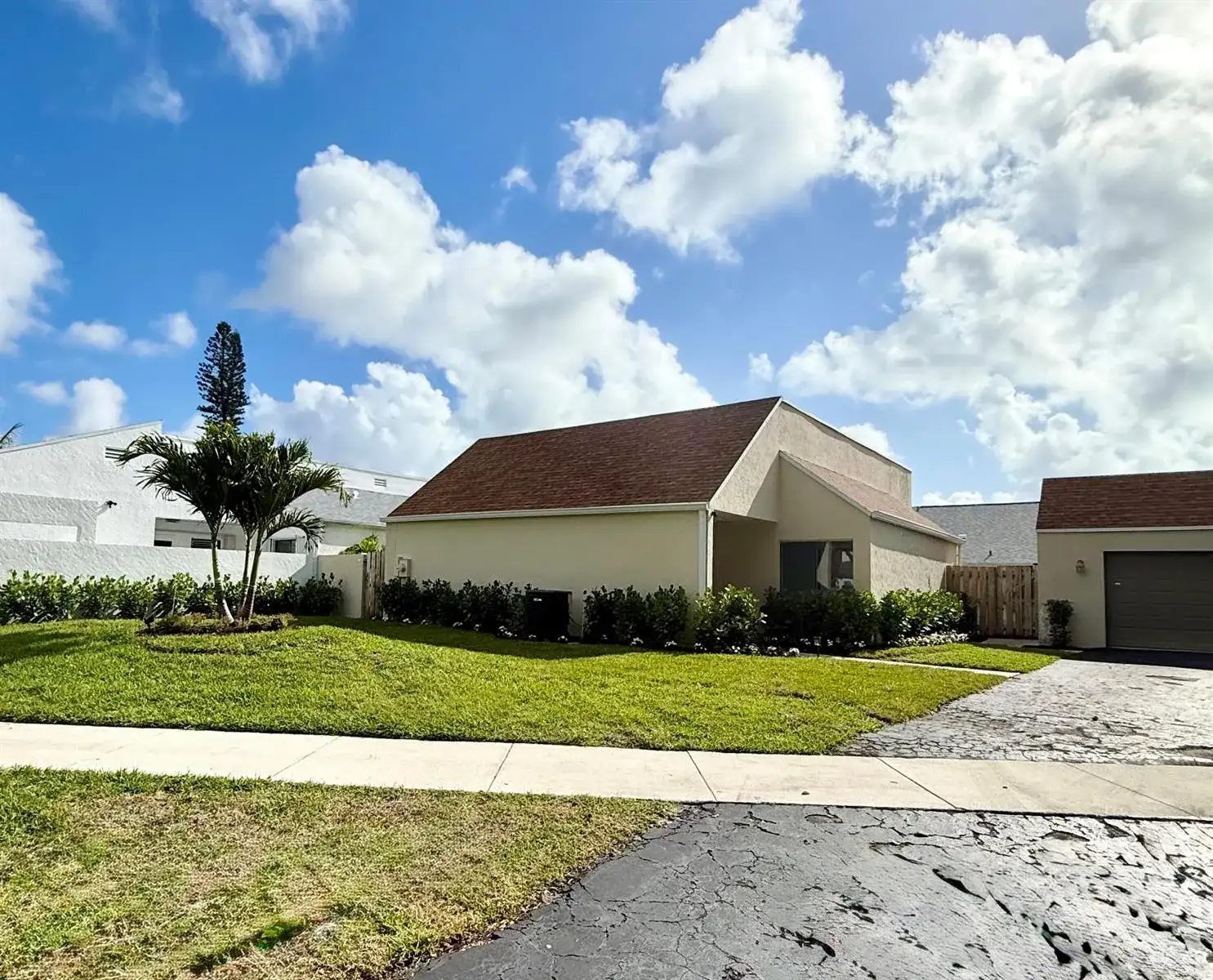 875 NW 22nd Avenue, Delray Beach FL 33445 photo 2