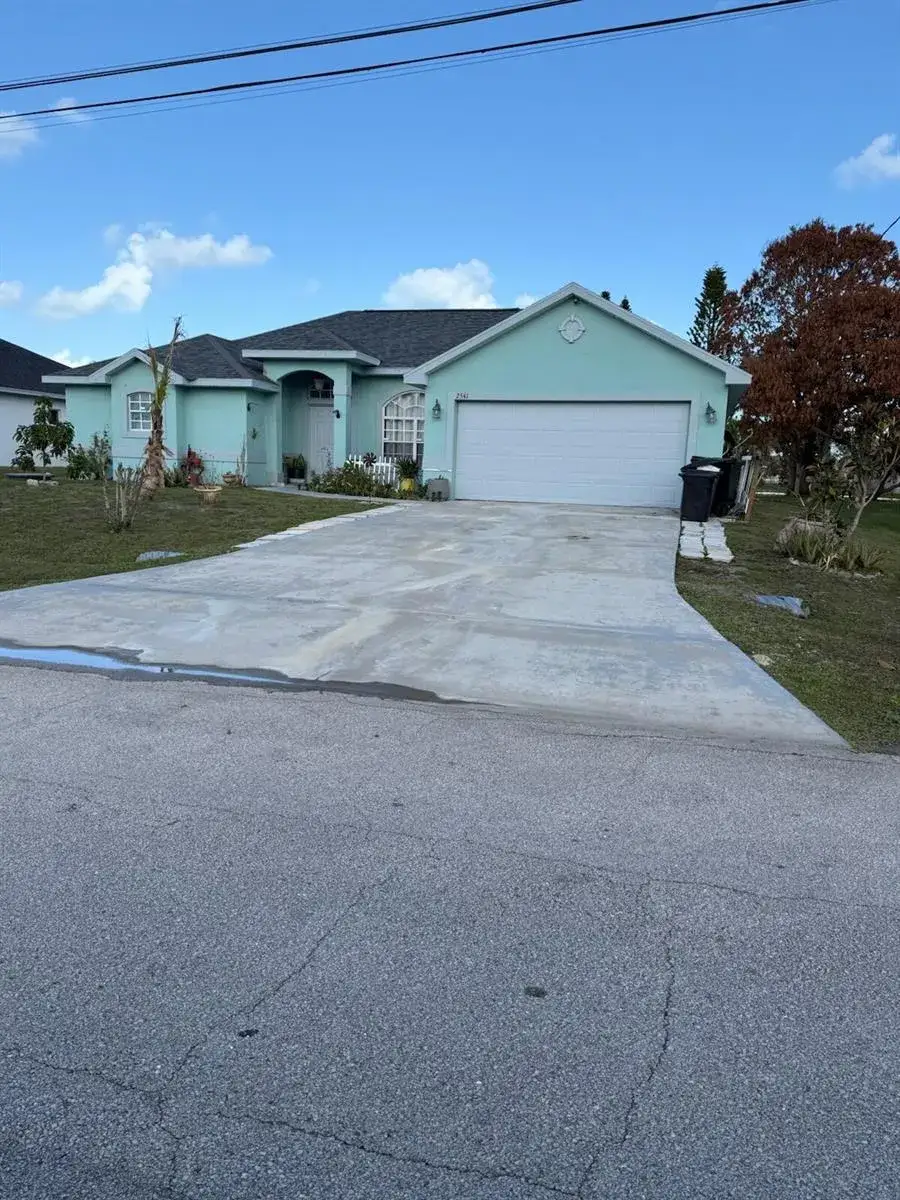 2541 SE Rock Springs Drive, Port St. Lucie FL 34952