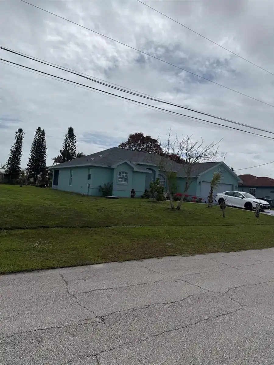 2541 SE Rock Springs Drive, Port St. Lucie FL 34952 photo 2