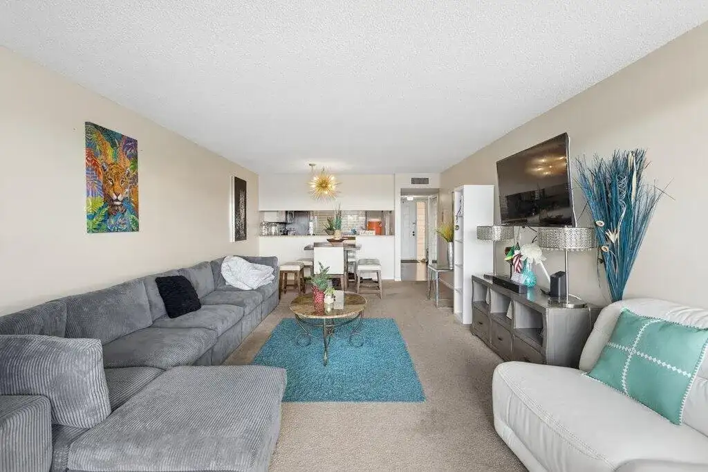 8030 Hampton Boulevard # 404, North Lauderdale FL 33068 photo 2