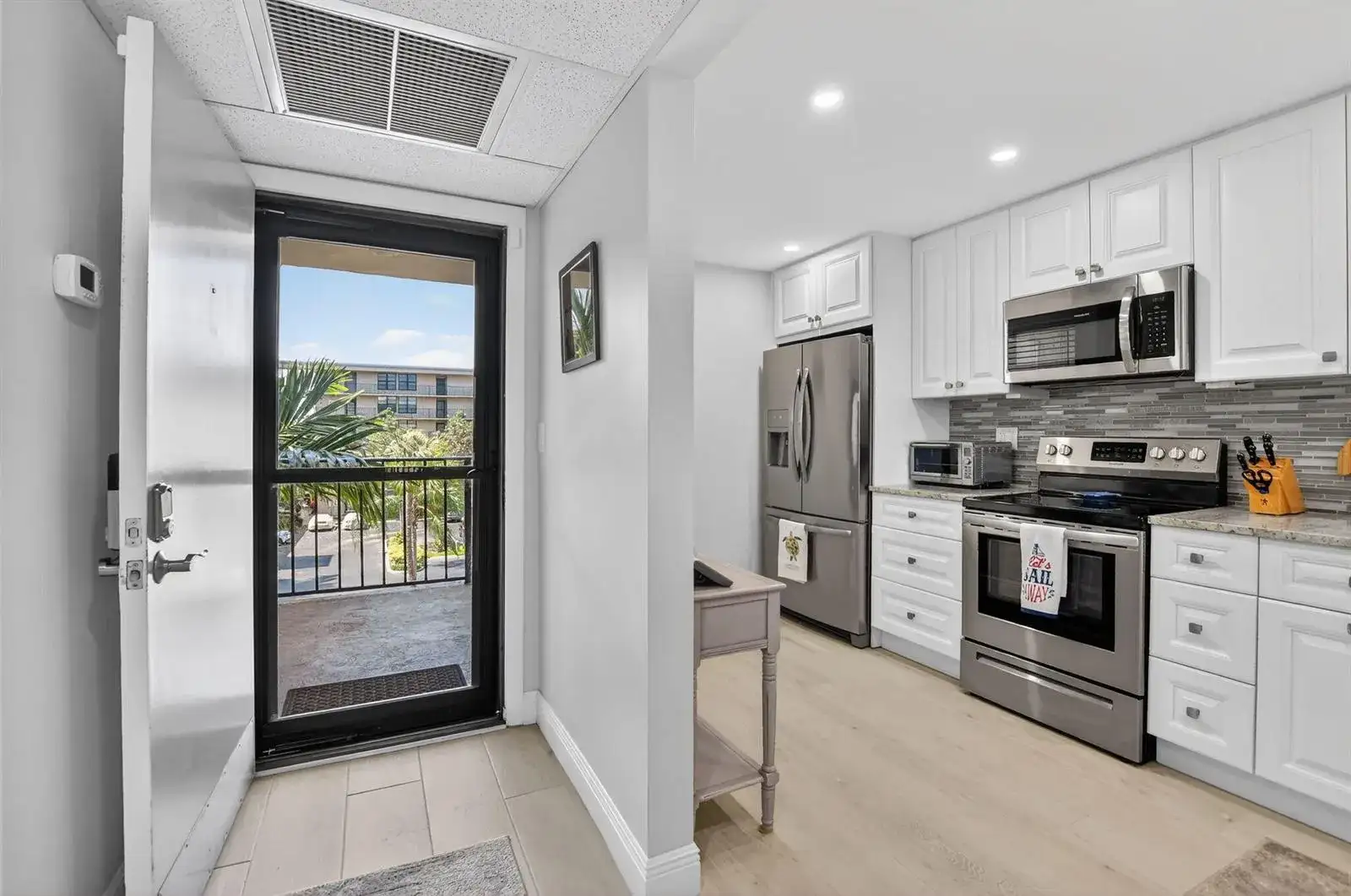 6 Royal Palm Way # 409, Boca Raton FL 33432 photo 2