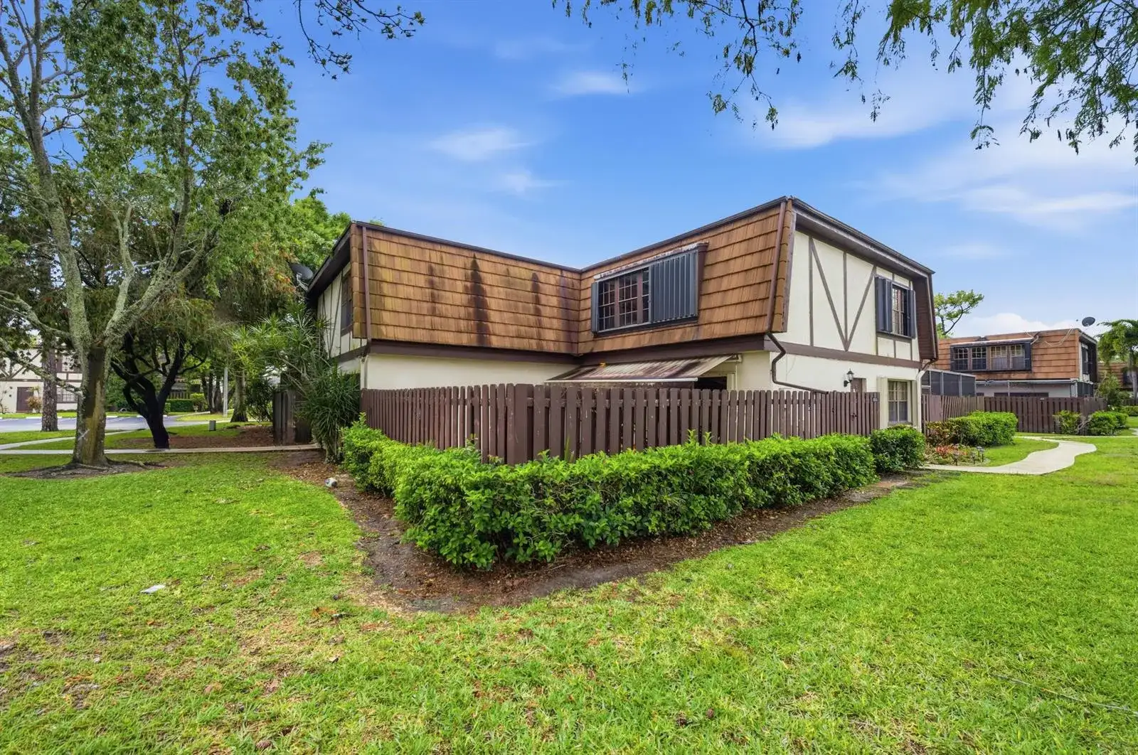 105 Weybridge Circle # A, Royal Palm Beach FL 33411 photo 2