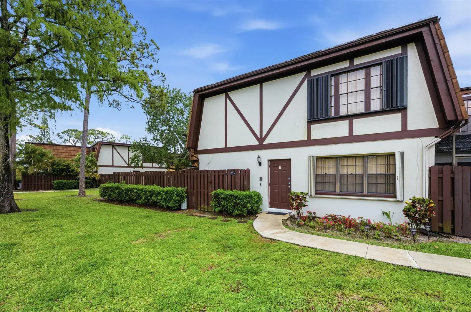 105 Weybridge Circle # A, Royal Palm Beach FL 33411