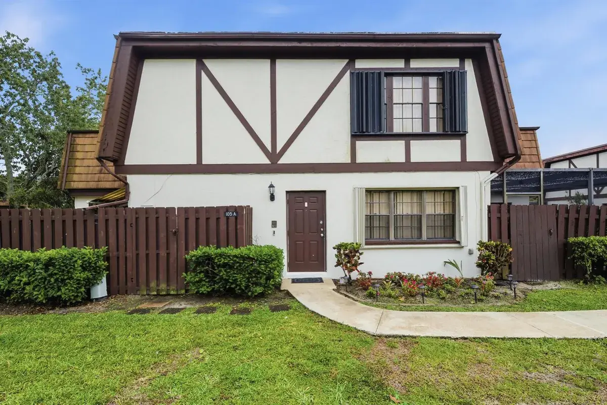 105 Weybridge Circle # A, Royal Palm Beach FL 33411