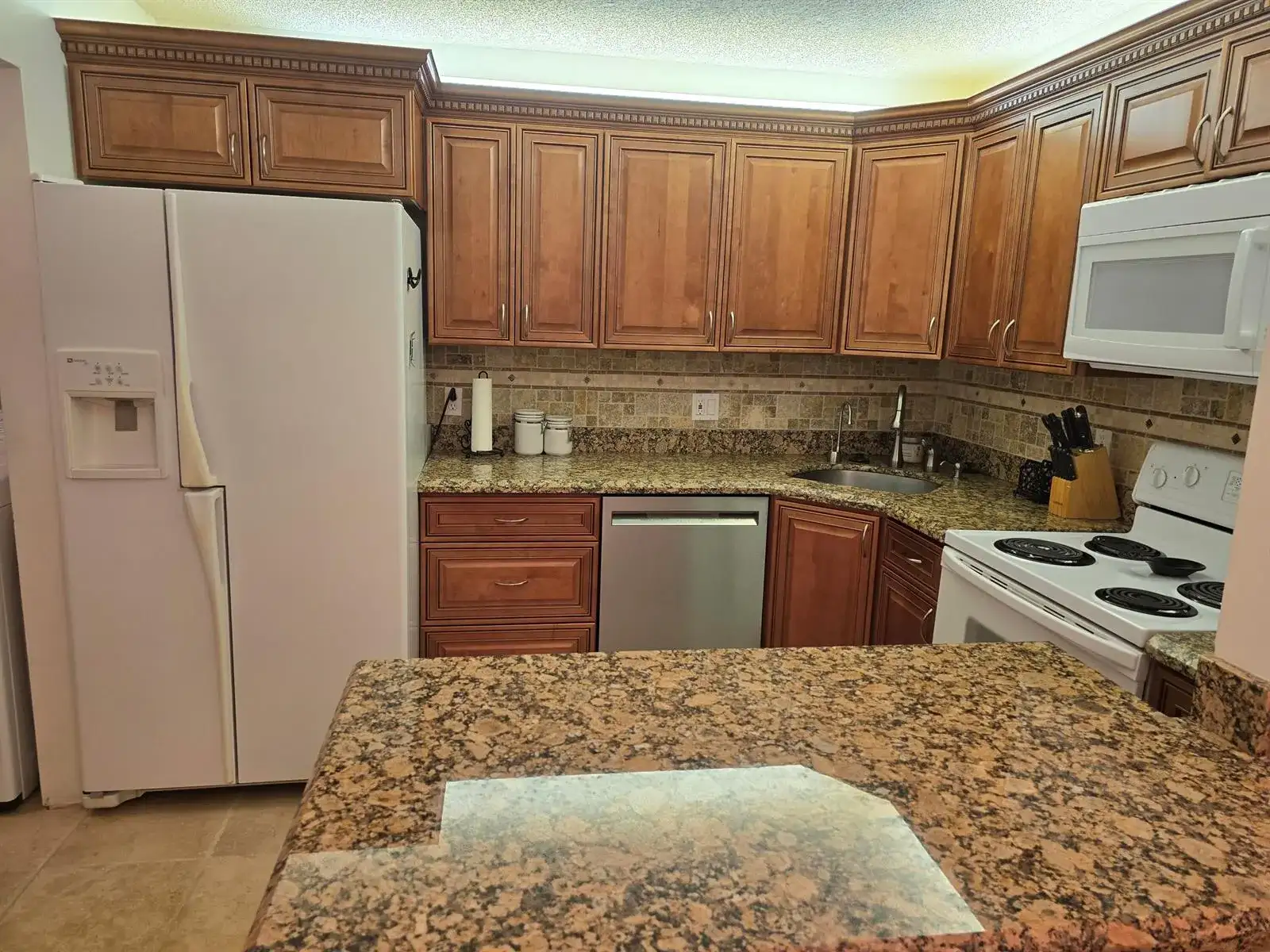 317 Pine Ridge Circle, FL 33463 photo 2