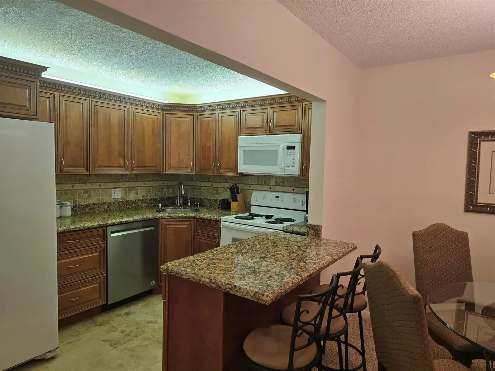 317 Pine Ridge Circle, FL 33463 photo 5