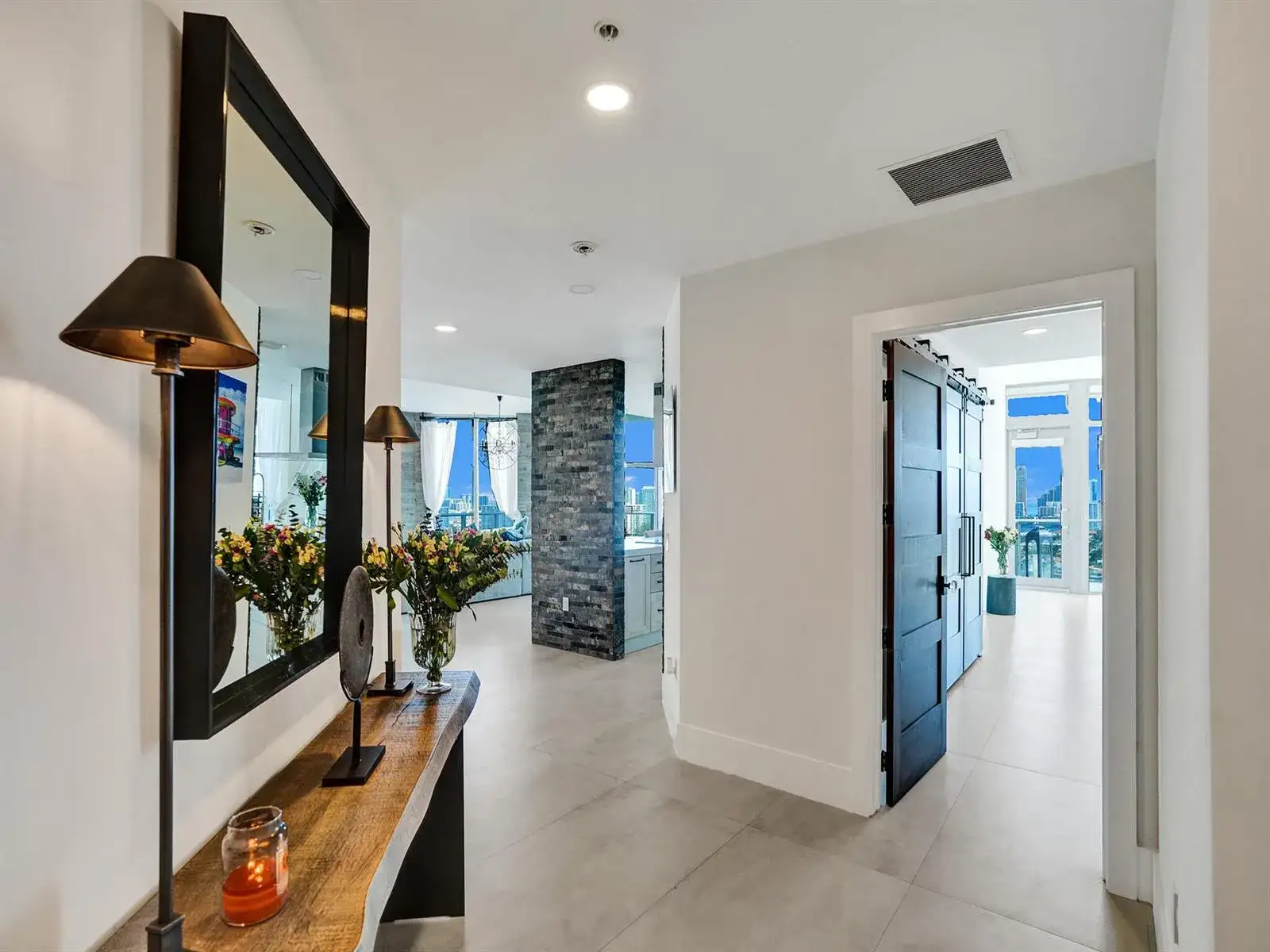 17301 Biscayne Boulevard, North Miami Beach FL 33160 photo 3