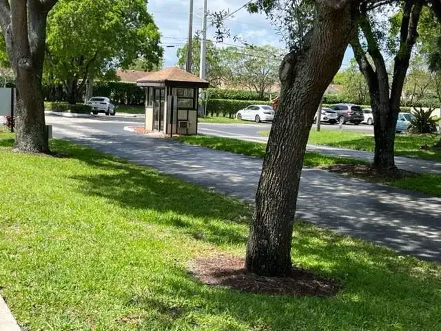 1921 SW 15th Street # 29, Deerfield Beach FL 33442 photo 2