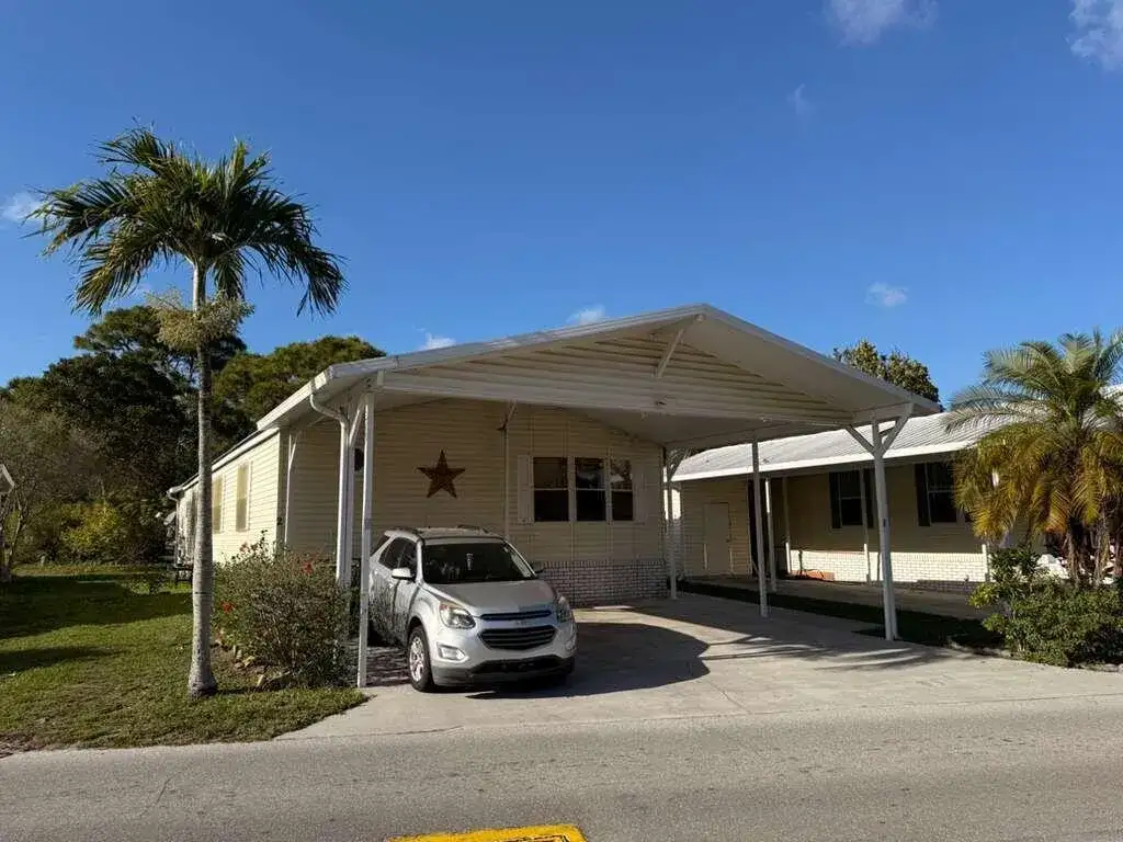 2 S 4 Seasons Road, Palm Beach Gardens FL 33410 photo 2