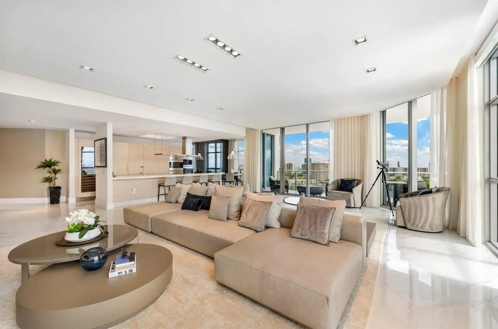 17301 Biscayne Boulevard # 7, North Miami Beach FL 33160 photo 3