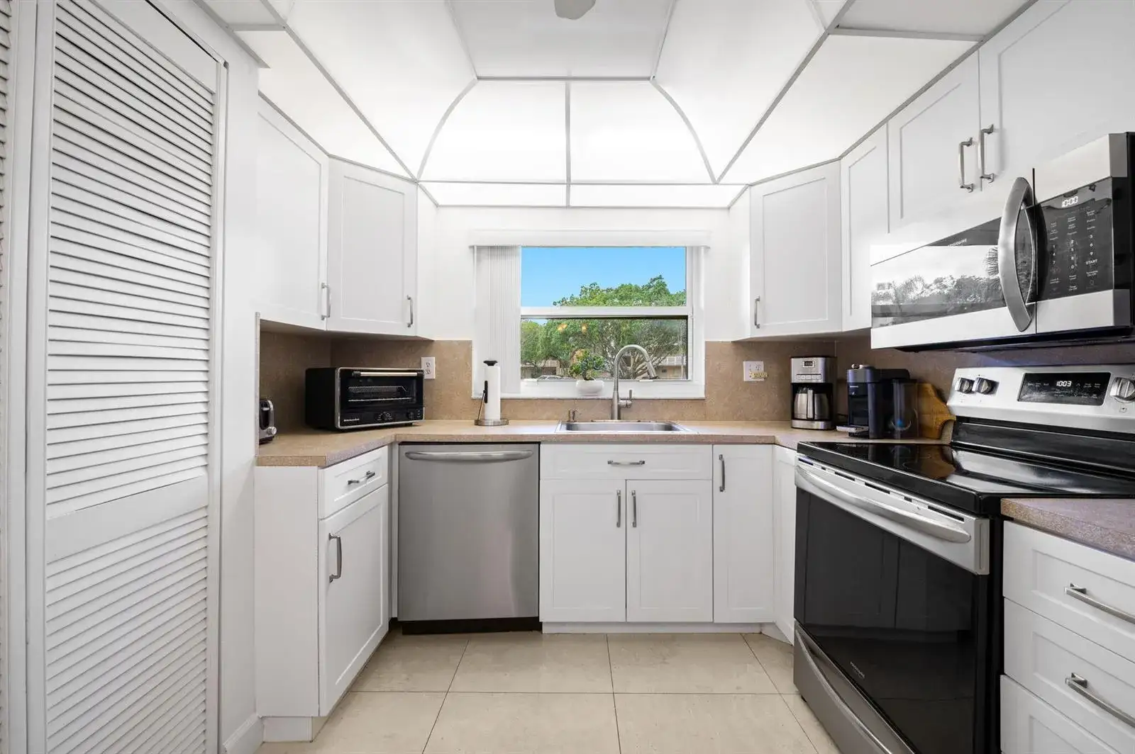 9330 Sunrise Lakes Boulevard # 104, Sunrise FL 33322