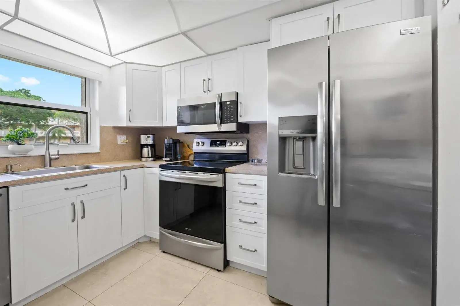 9330 Sunrise Lakes Boulevard # 104, Sunrise FL 33322 photo 4