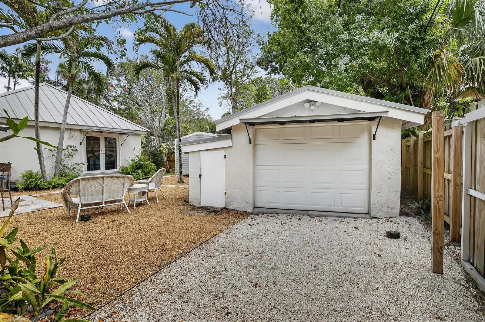 605 SW 6th Avenue, Fort Lauderdale FL 33315 photo 2