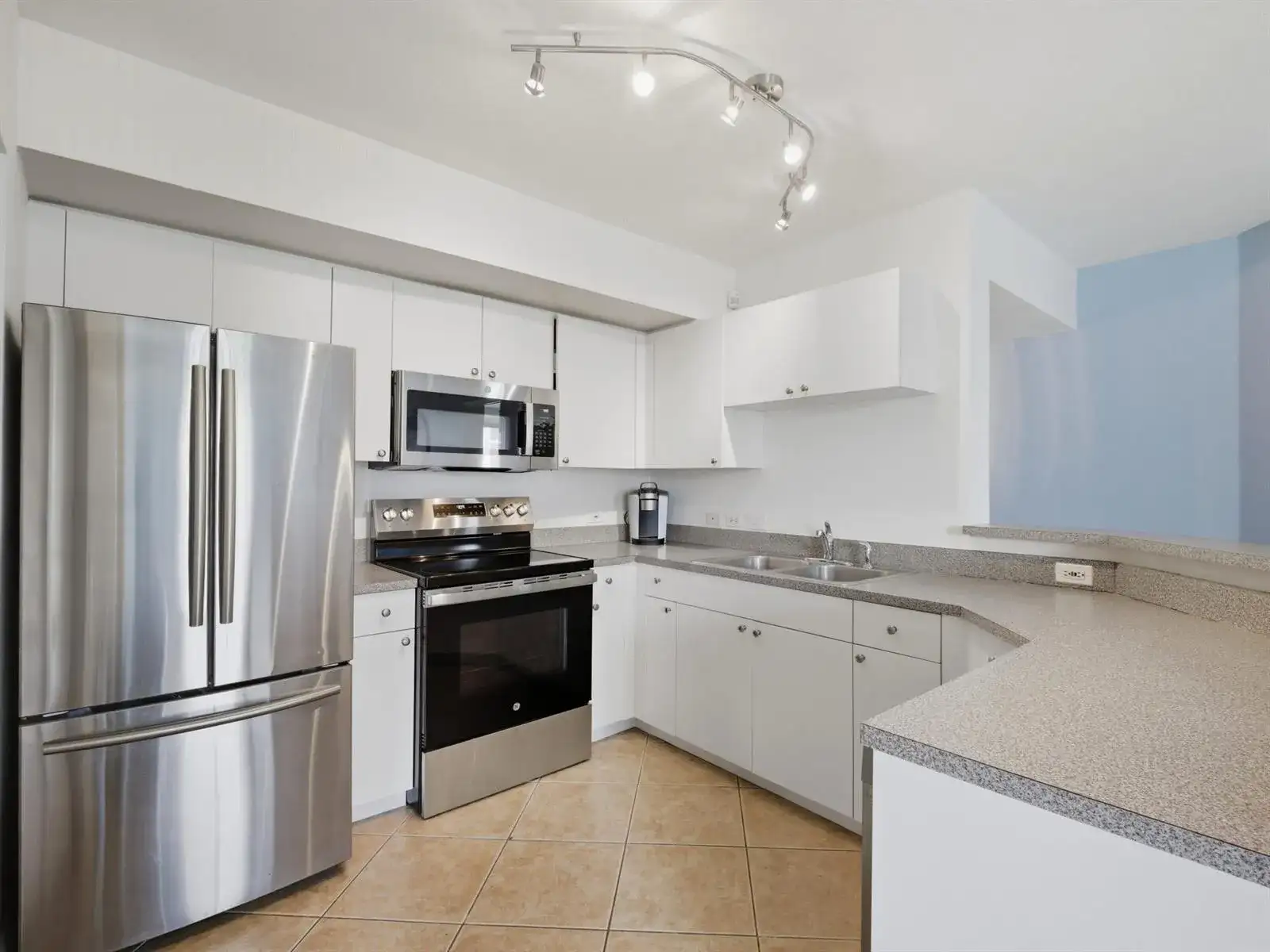 316 Villa Circle, Boynton Beach FL 33435 photo 2