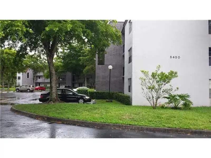 8450 Lagos De Campo Boulevard # 201, Tamarac FL 33321
