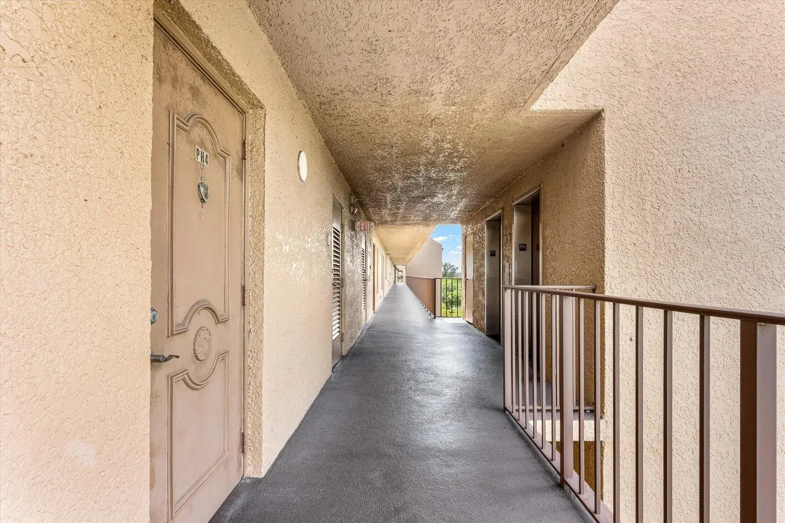 4570 NW 18th Avenue # 704, Deerfield Beach FL 33064