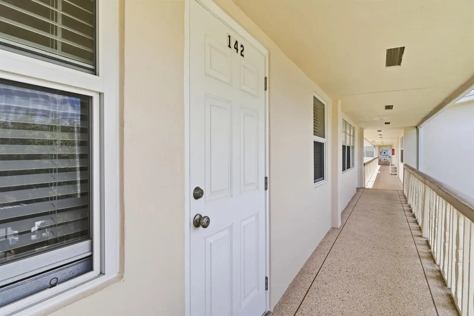 142 Norwich F, West Palm Beach FL 33417 photo 3