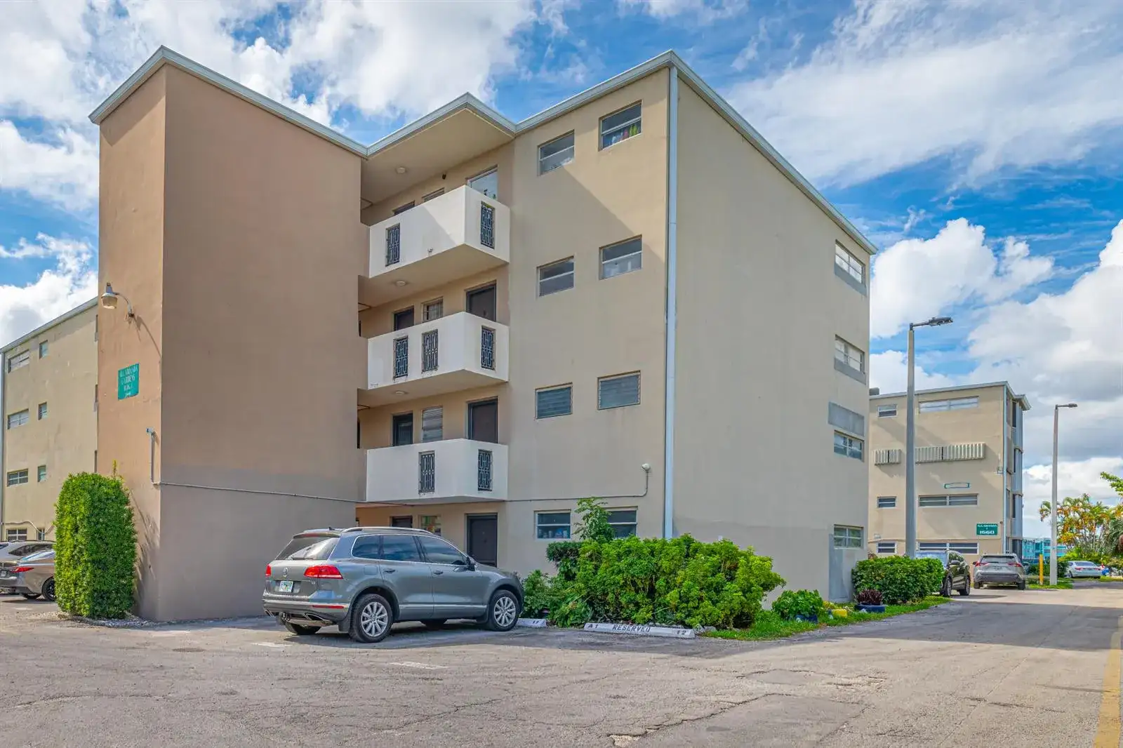 1660 NE 191st Street Unit 311, Miami FL 33179 photo 2