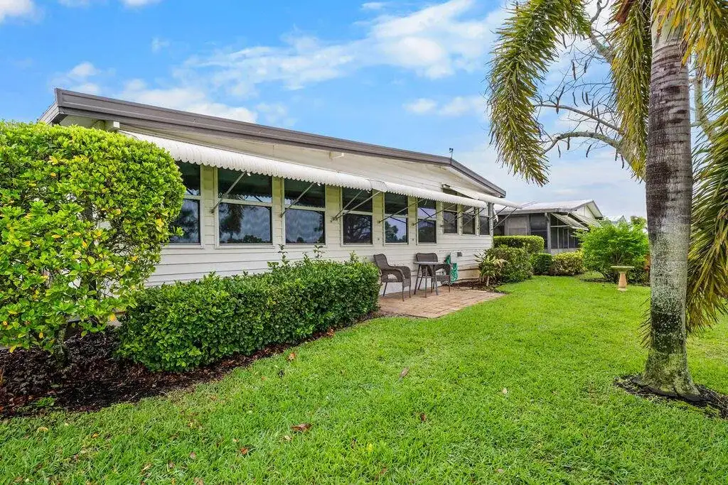 7894 SE Saratoga Drive E, Hobe Sound FL 33455 photo 5