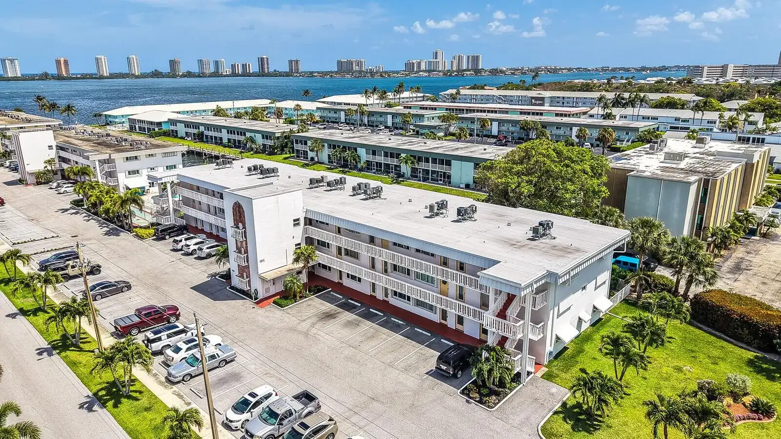 130 Doolen Court # 109, North Palm Beach FL 33408
