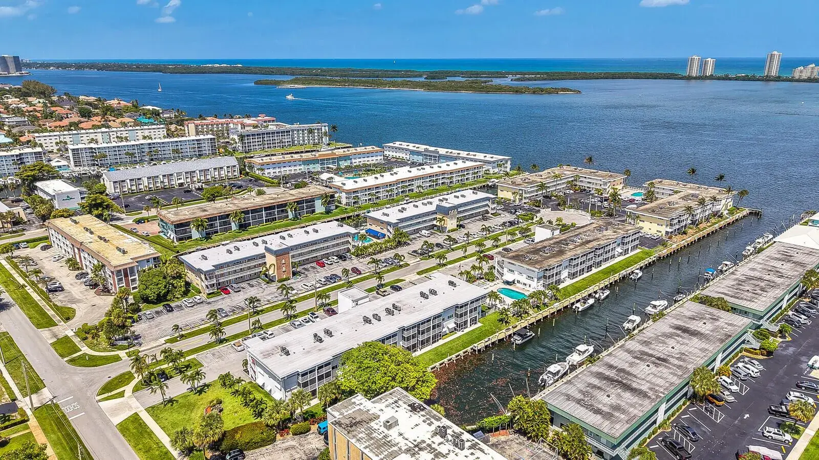 130 Doolen Court # 109, North Palm Beach FL 33408
