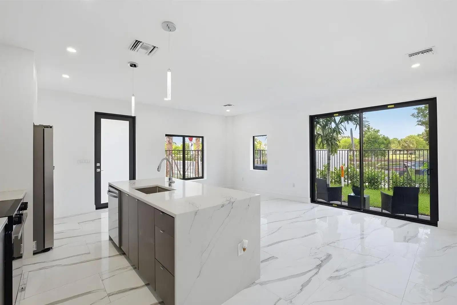 1548 NW 1st Avenue, Pompano Beach FL 33060 photo 5