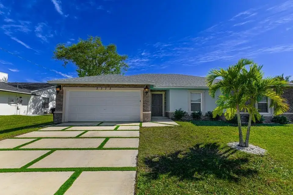 2372 SE Maslan Avenue, Port St. Lucie FL 34952 photo 2