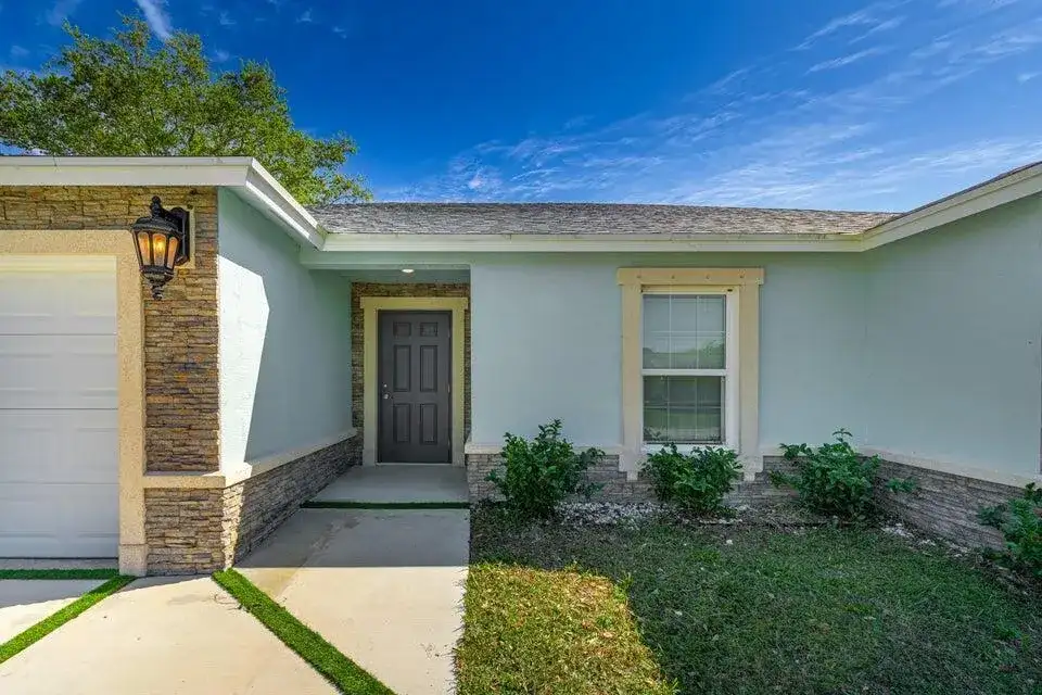2372 SE Maslan Avenue, Port St. Lucie FL 34952 photo 3
