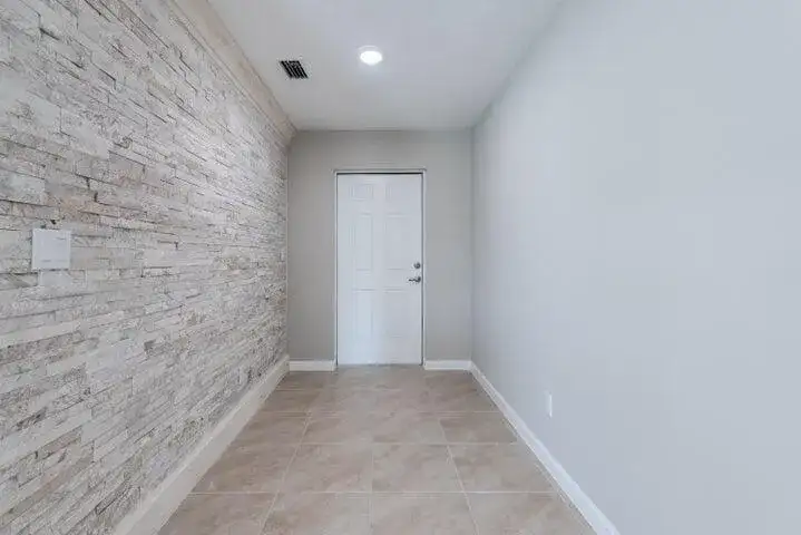 2372 SE Maslan Avenue, Port St. Lucie FL 34952 photo 5