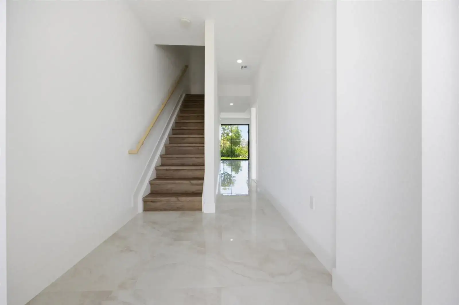 1546 NW 1st Avenue, Pompano Beach FL 33060 photo 3