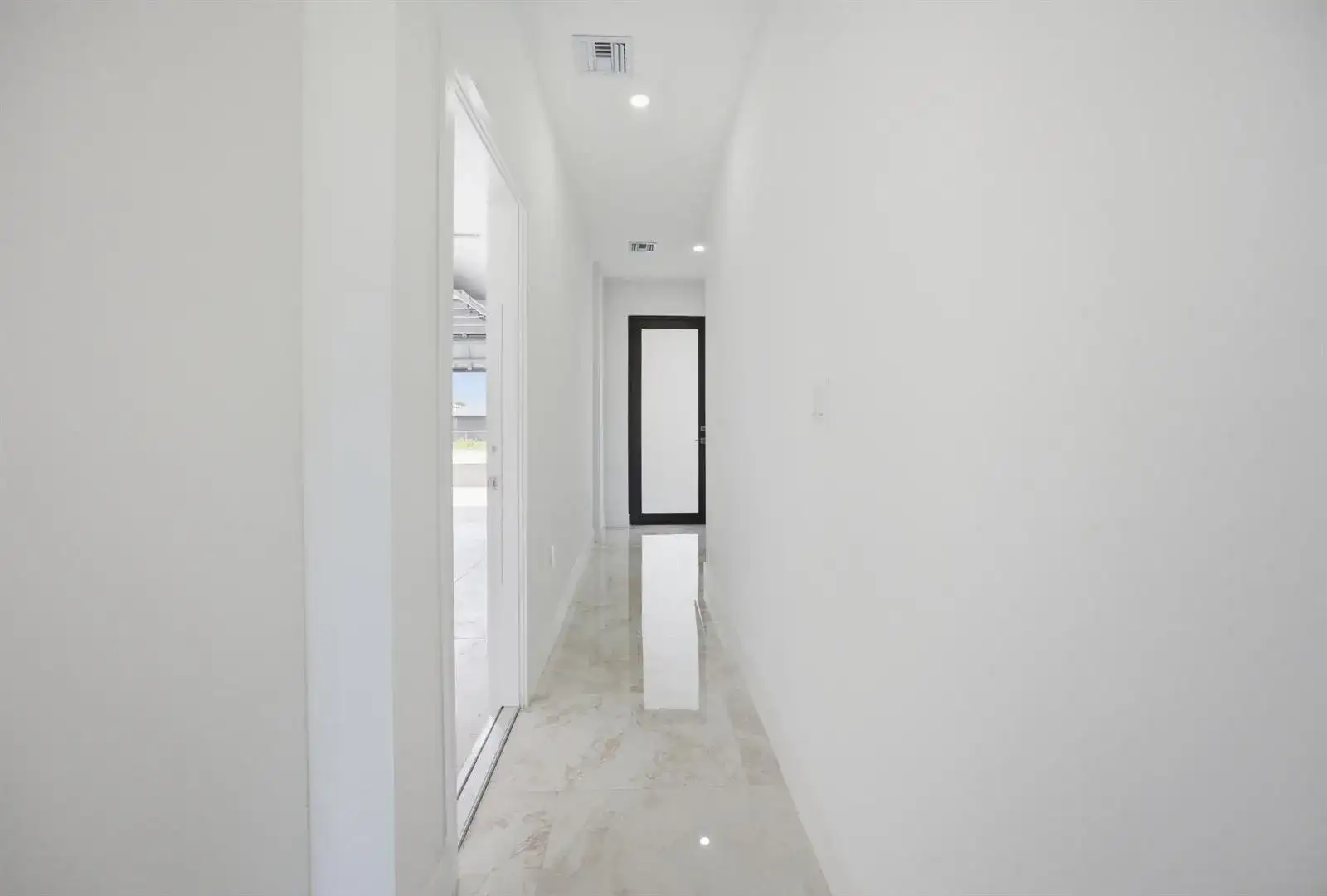 1546 NW 1st Avenue, Pompano Beach FL 33060 photo 4