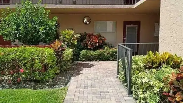 370 NW 76th Avenue # 104, Margate FL 33063