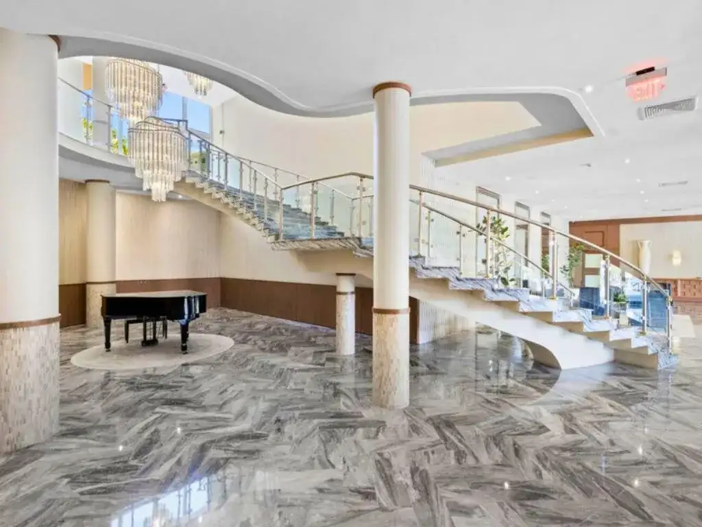 5401 Collins Avenue Apt 144, Miami Beach FL 33140 photo 3