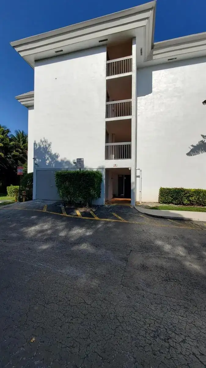 721 N Pine Island Road # 103, Plantation FL 33324 photo 2