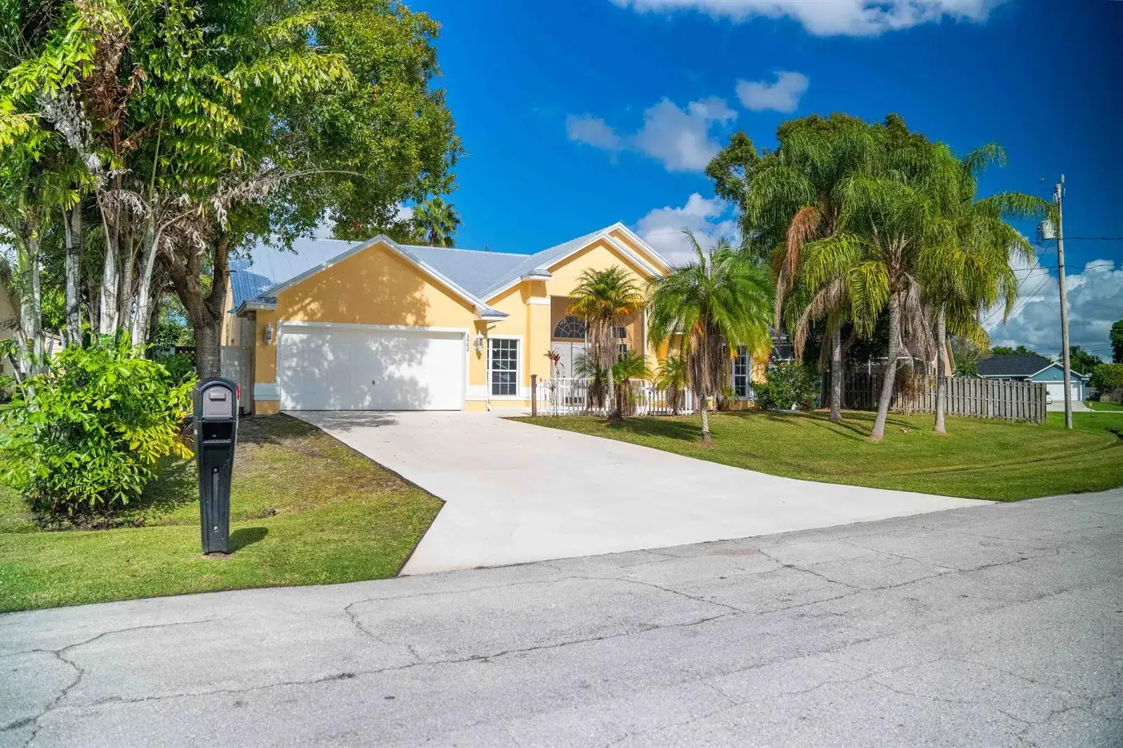 3502 SE Hyde Circle, Port St. Lucie FL 34984 photo 3