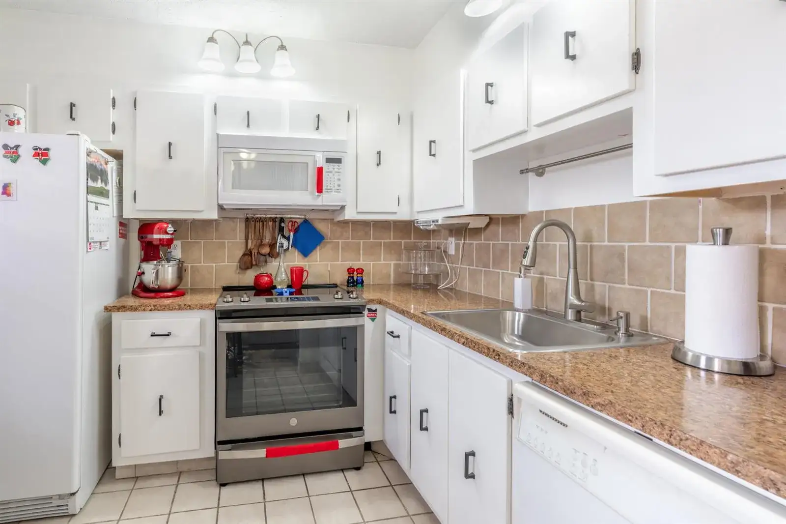 2801 Somerset Drive # 411, Lauderdale Lakes FL 33311 photo 3