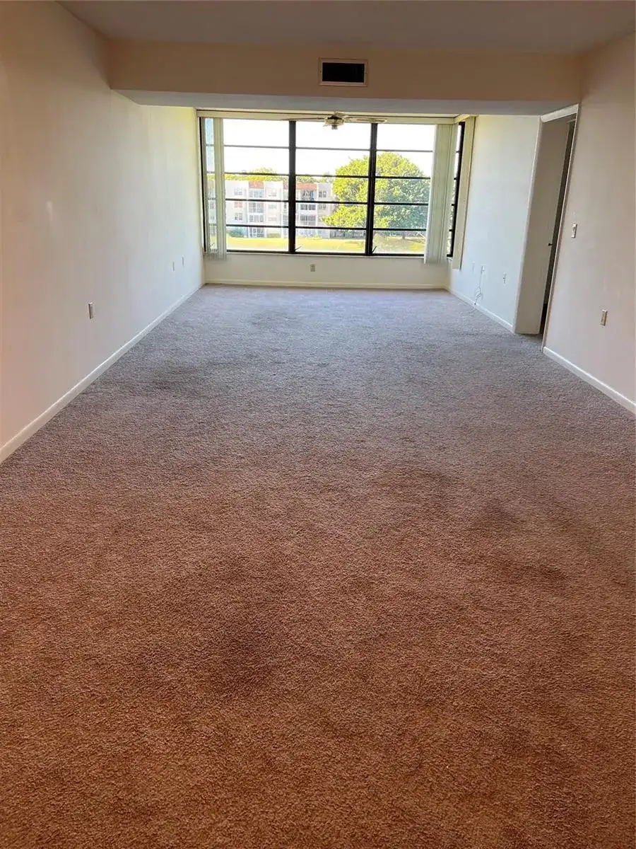 1526 Whitehall Drive # 402, Davie FL 33324 photo 4